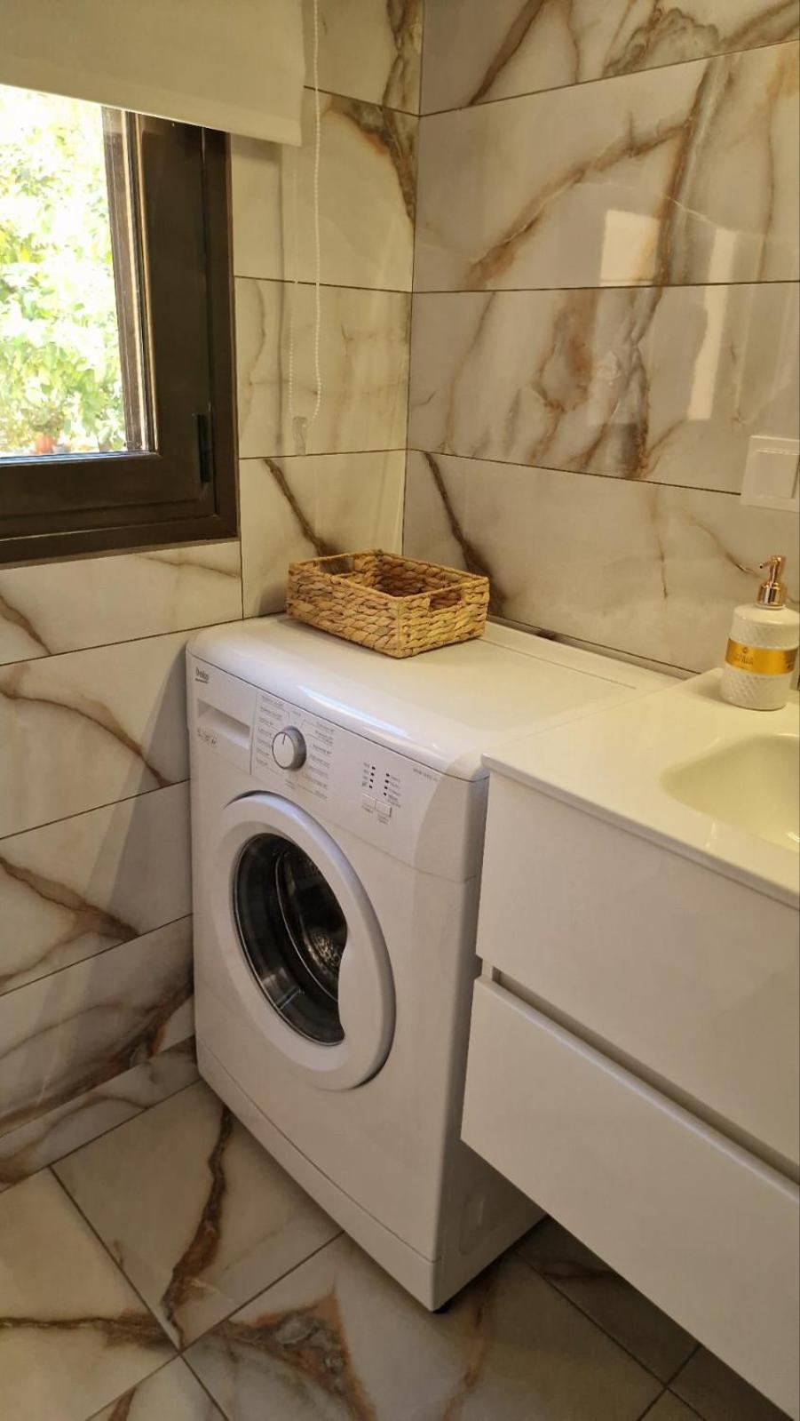 Apartment Efi Loutses *